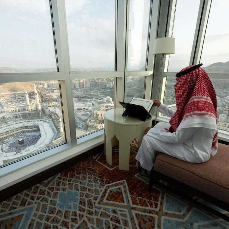 Swissotel Makkah reception lobby